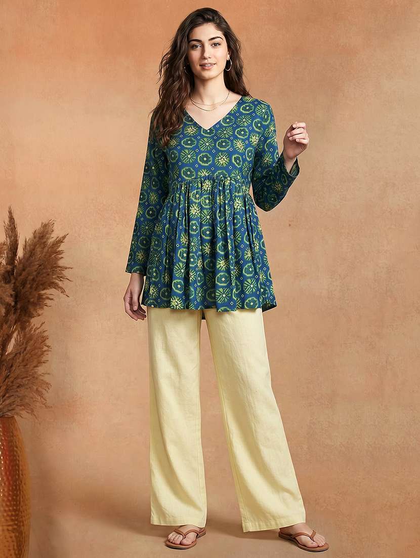 women printed long sleeves flared kurti - 22600567 -  Standard Image - 4