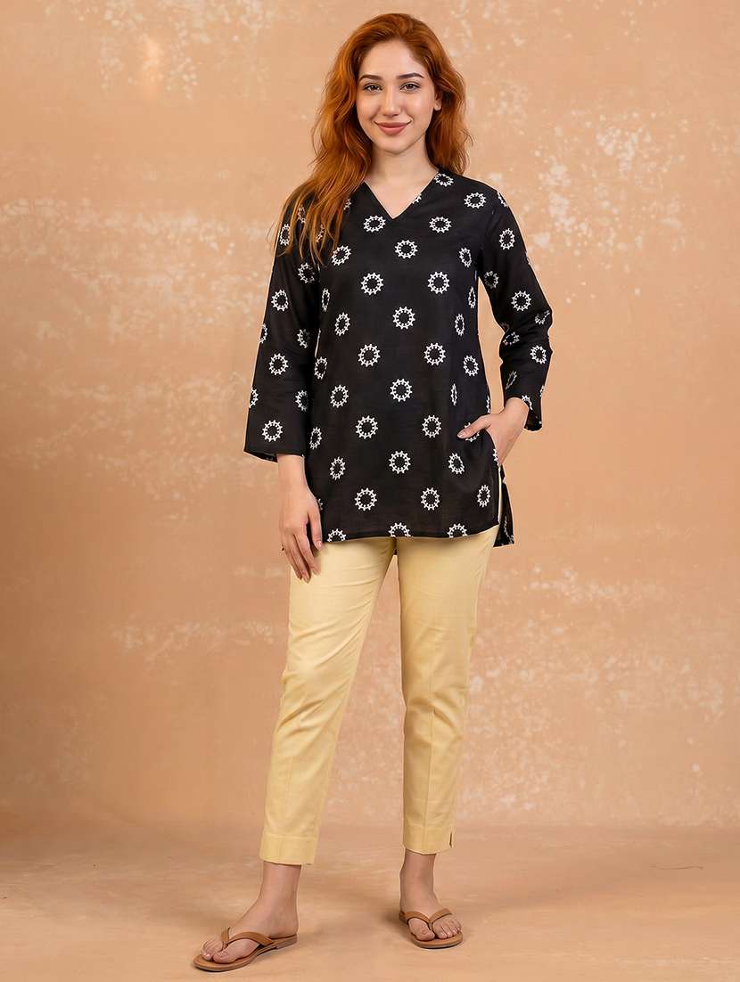 Women Printed Three Quarter Sleeves Straight Kurti - 22600585 -  Standard Image - 4