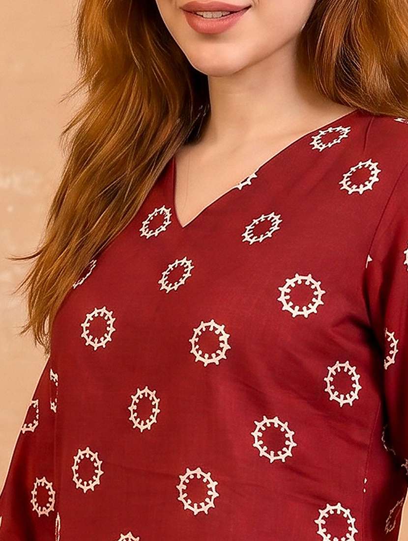 Women Printed Three Quarter Sleeves Straight Kurti - 22600586 -  Standard Image - 1