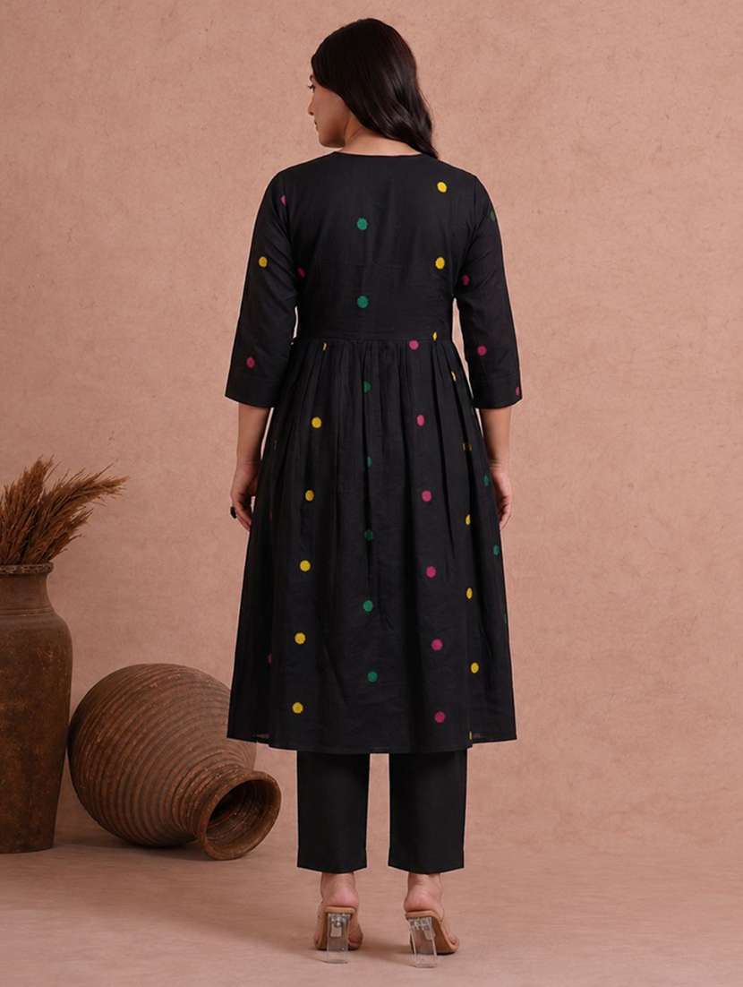 Women Printed Three Quarter Sleeves Angrakha Kurta - 22601126 -  Standard Image - 4