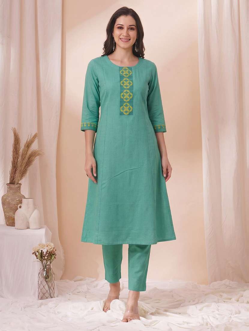 women printed three quarter sleeves straight kurta
