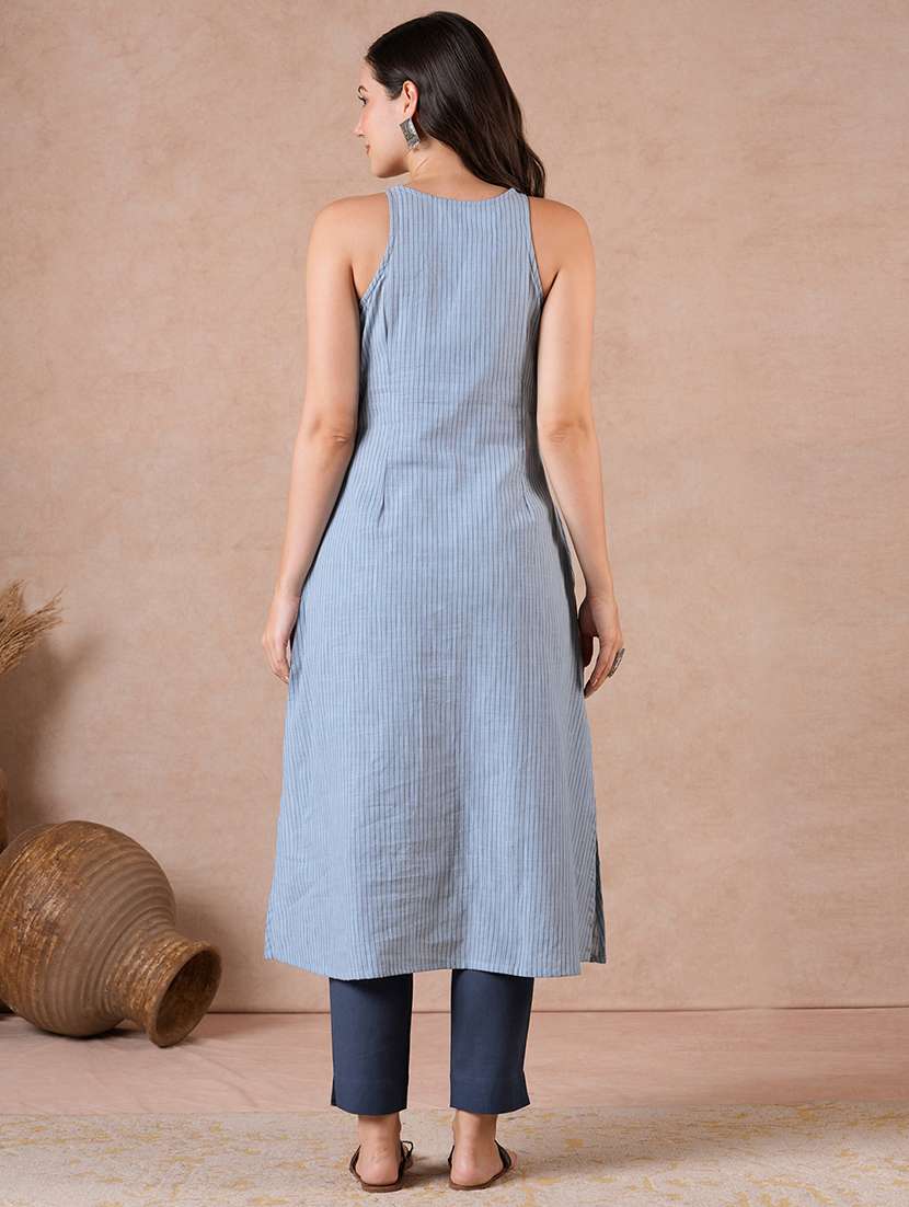 Women Printed Sleeveless Straight Kurta - 22601143 -  Standard Image - 4