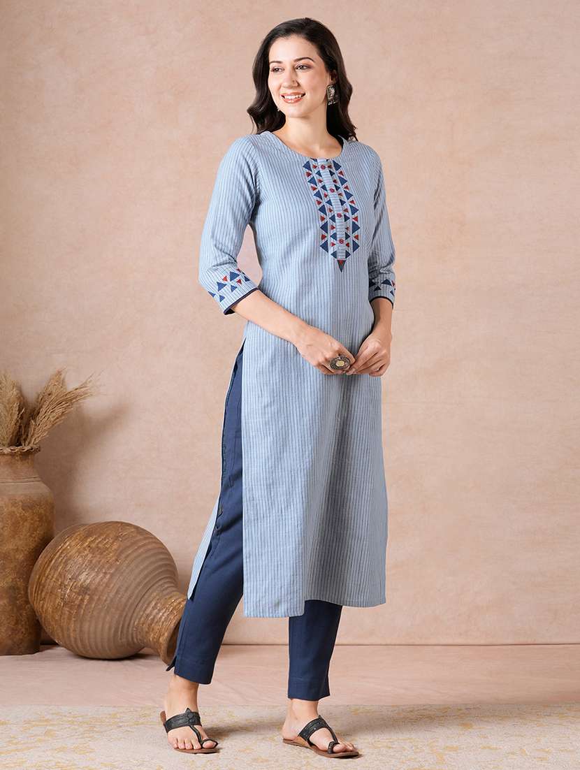 women printed three quarter sleeves straight kurta - 22601144 -  Standard Image - 4