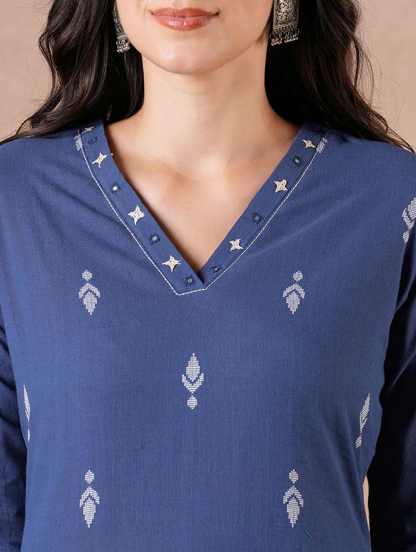 Women Printed Three Quarter Sleeves Straight Kurta - 22601147 -  Standard Image - 1
