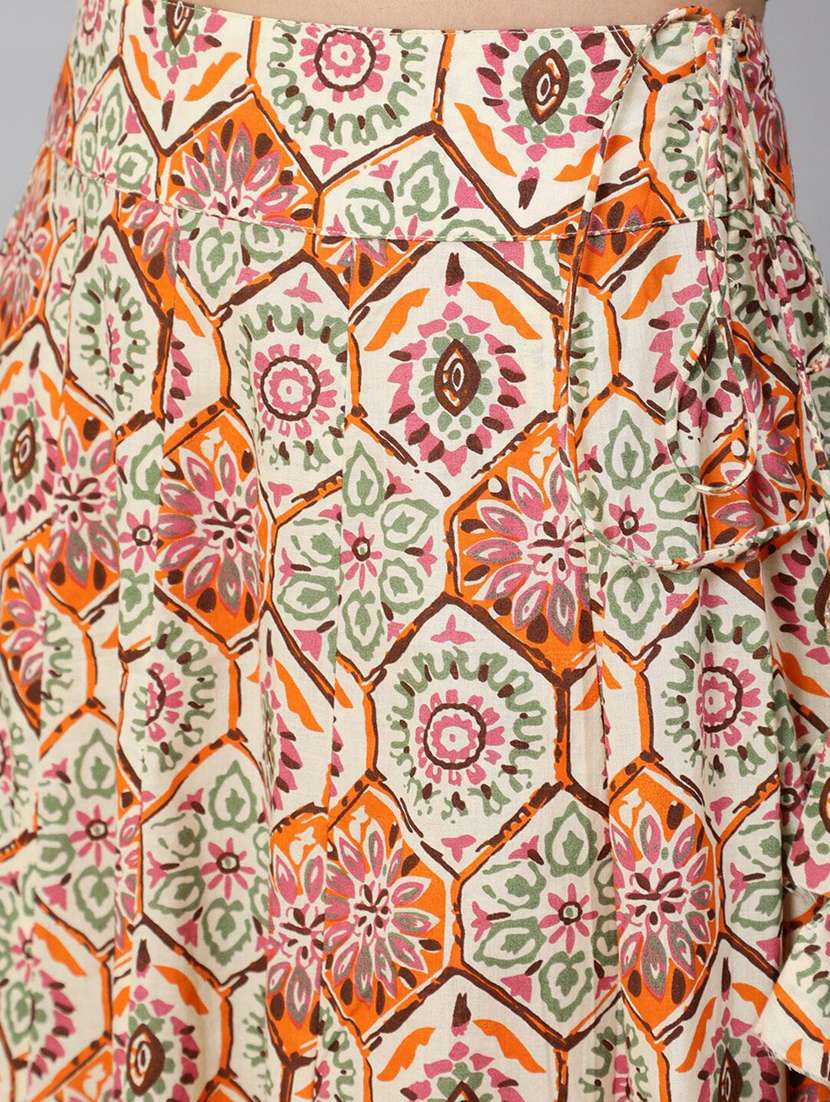 Women Printed Sleeveless Lehenga Choli Set - 22603126 -  Standard Image - 4