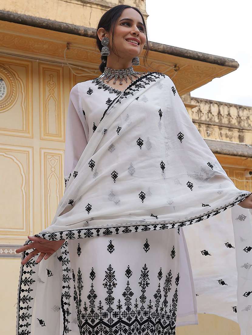 women embroidered three quarter sleeves kurta pant set with dupatta - 22603464 -  Standard Image - 1