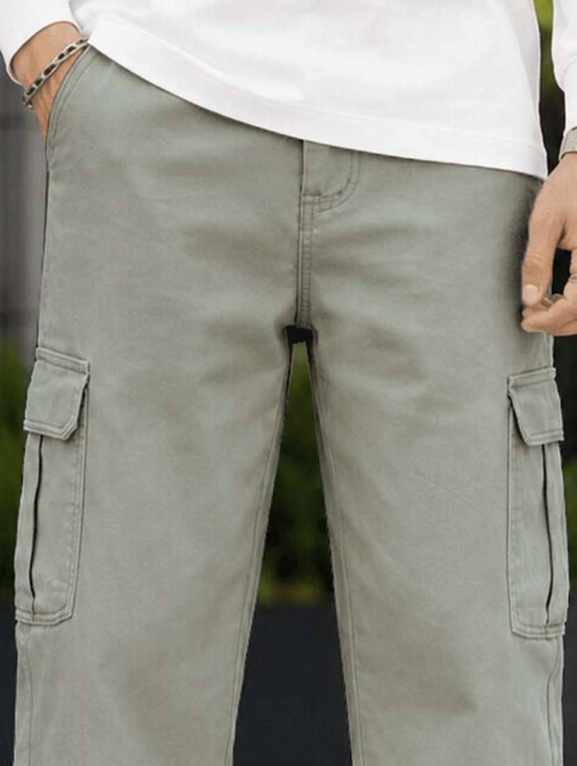 Men Solid Mid Rise Relaxed Fit Cargo Pant - 22603851 -  Standard Image - 1