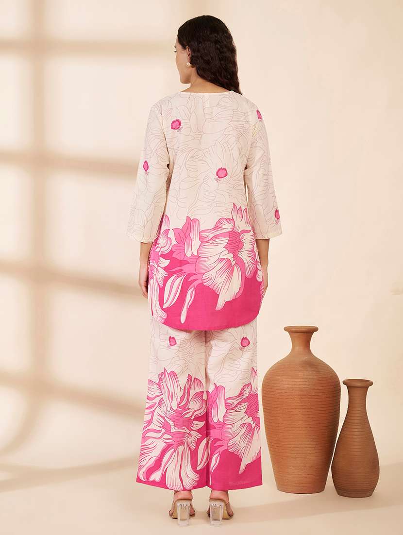 Women Printed Three Quarter Sleeves Ethnic Co-ord Set - 22604093 -  Standard Image - 4