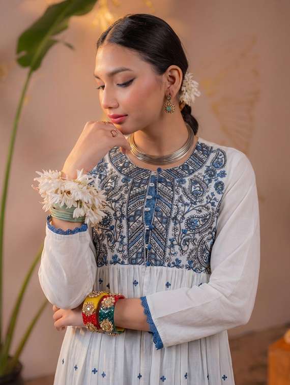 Women Embroidered Long Sleeves Anarkali Dress - 22604282 -  Standard Image - 1