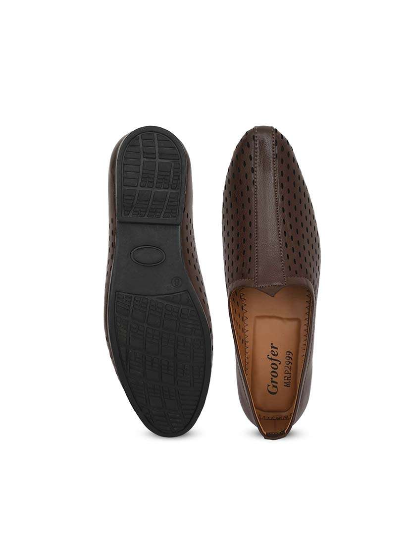 men cutwork slip on jutti - 22604302 -  Standard Image - 4
