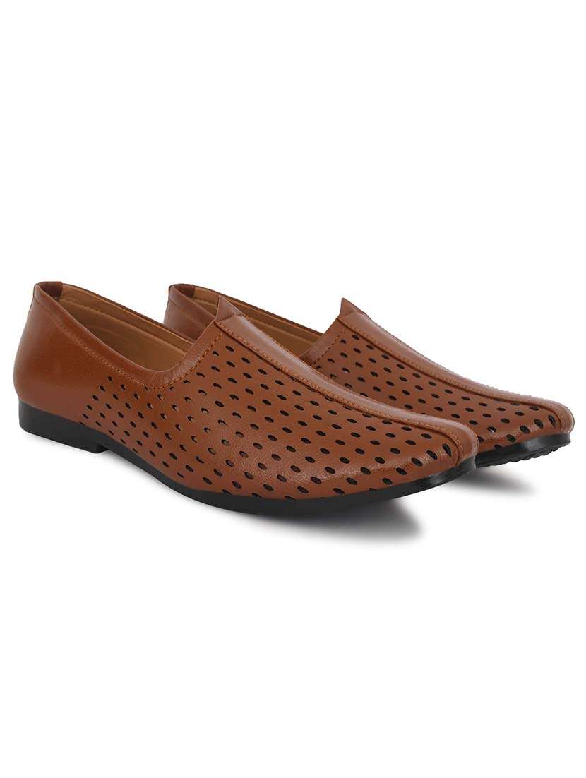 men cutwork slip on jutti - 22604303 -  Standard Image - 1