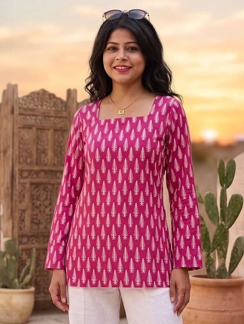 women printed long sleeves straight kurti