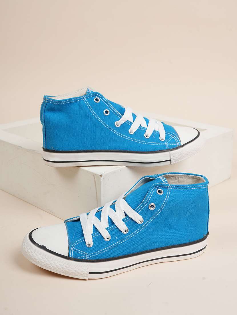 men solid lace up sneaker