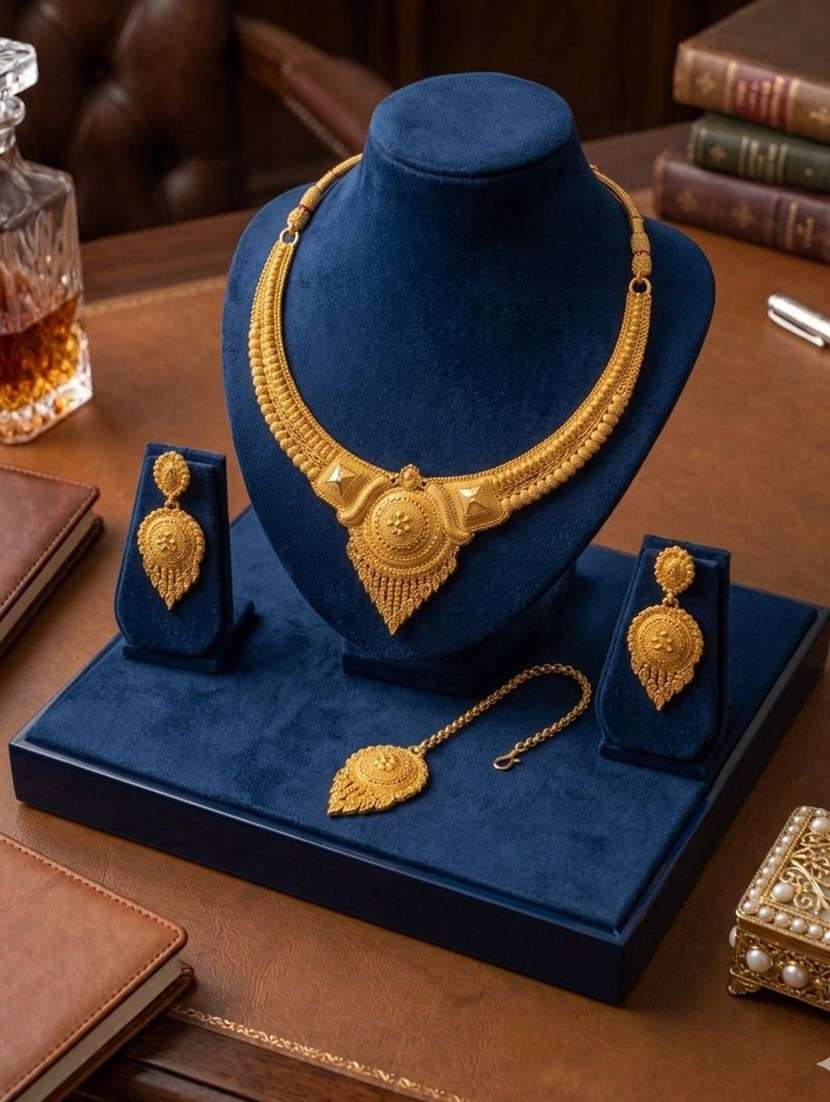 women gold plated brass necklace earring  maang tikka set - 22604788 -  Standard Image - 4