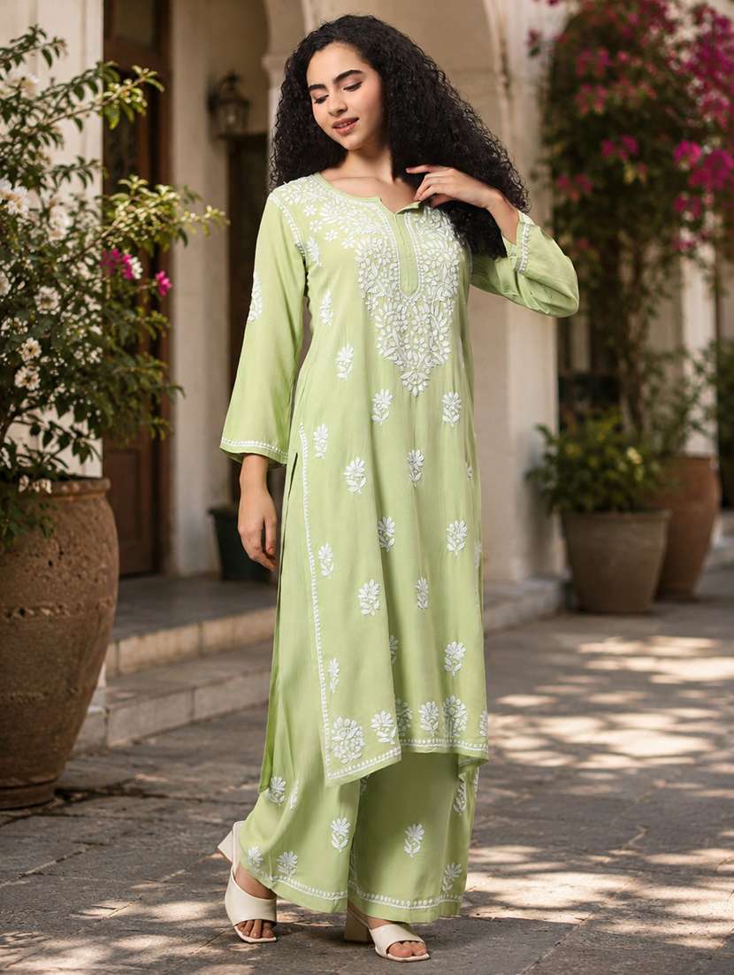 Women Embroidered Three Quarter Sleeves Kurta Pant Set - 22604931 -  Standard Image - 1