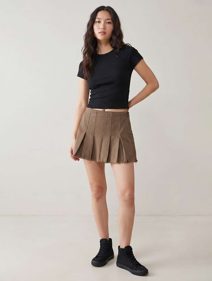 girls solid mid rise pleated skirt