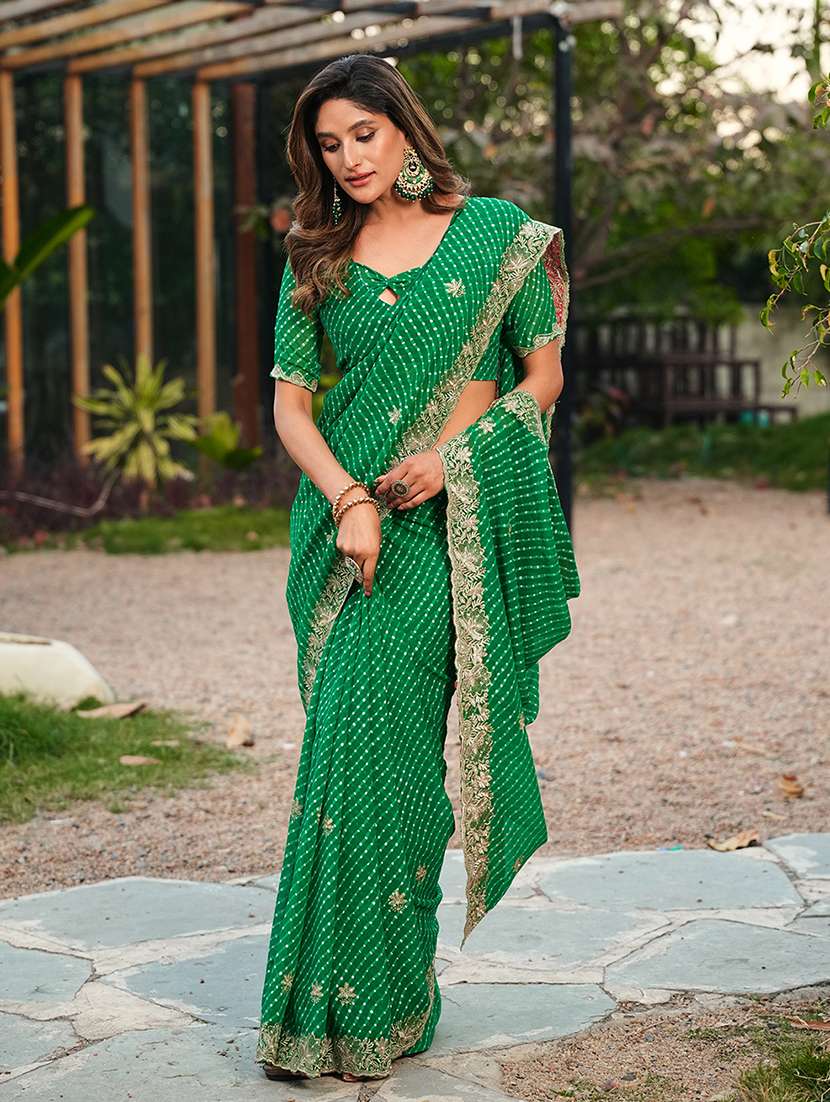 Women Bandhani Printed Saree With Blouse - 22606488 -  Standard Image - 4