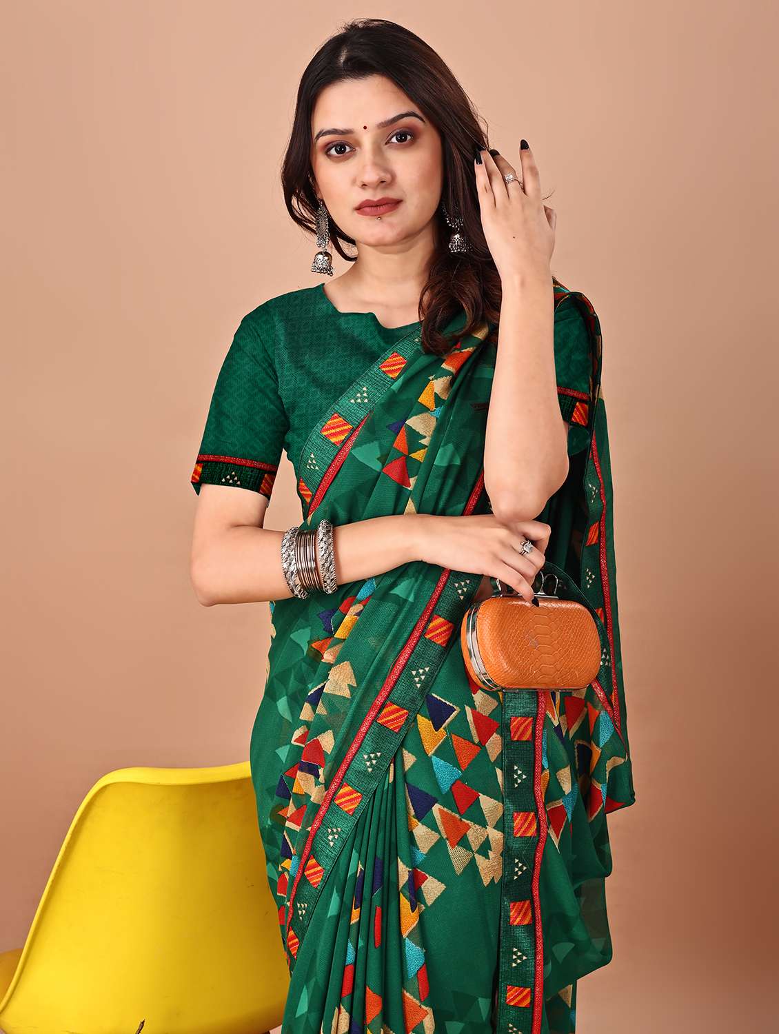 Women Printed Casual Wear Saree With Blouse - 22606732 -  Standard Image - 1