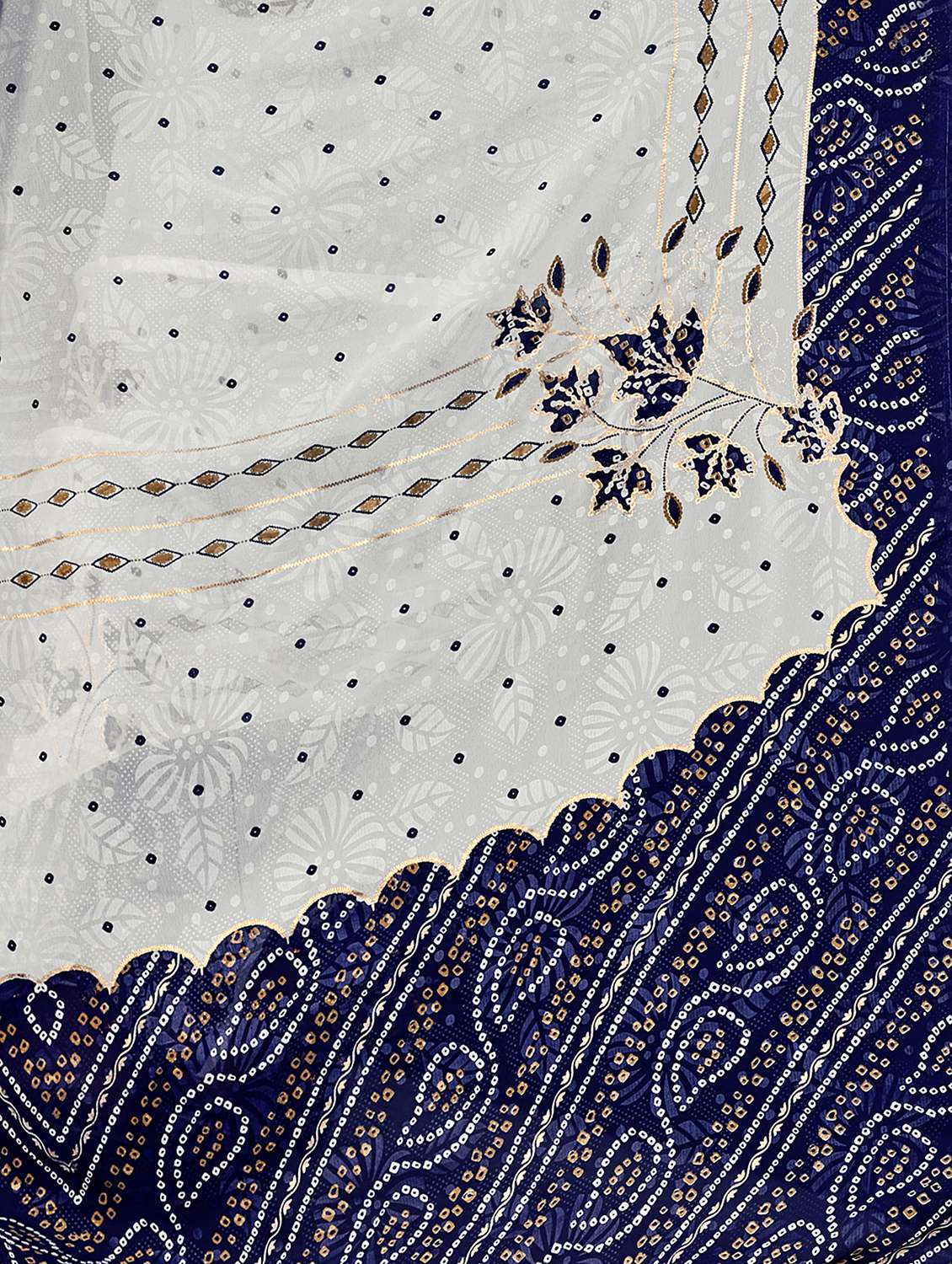 Women Bandhani Printed Saree With Blouse - 22606759 -  Standard Image - 4