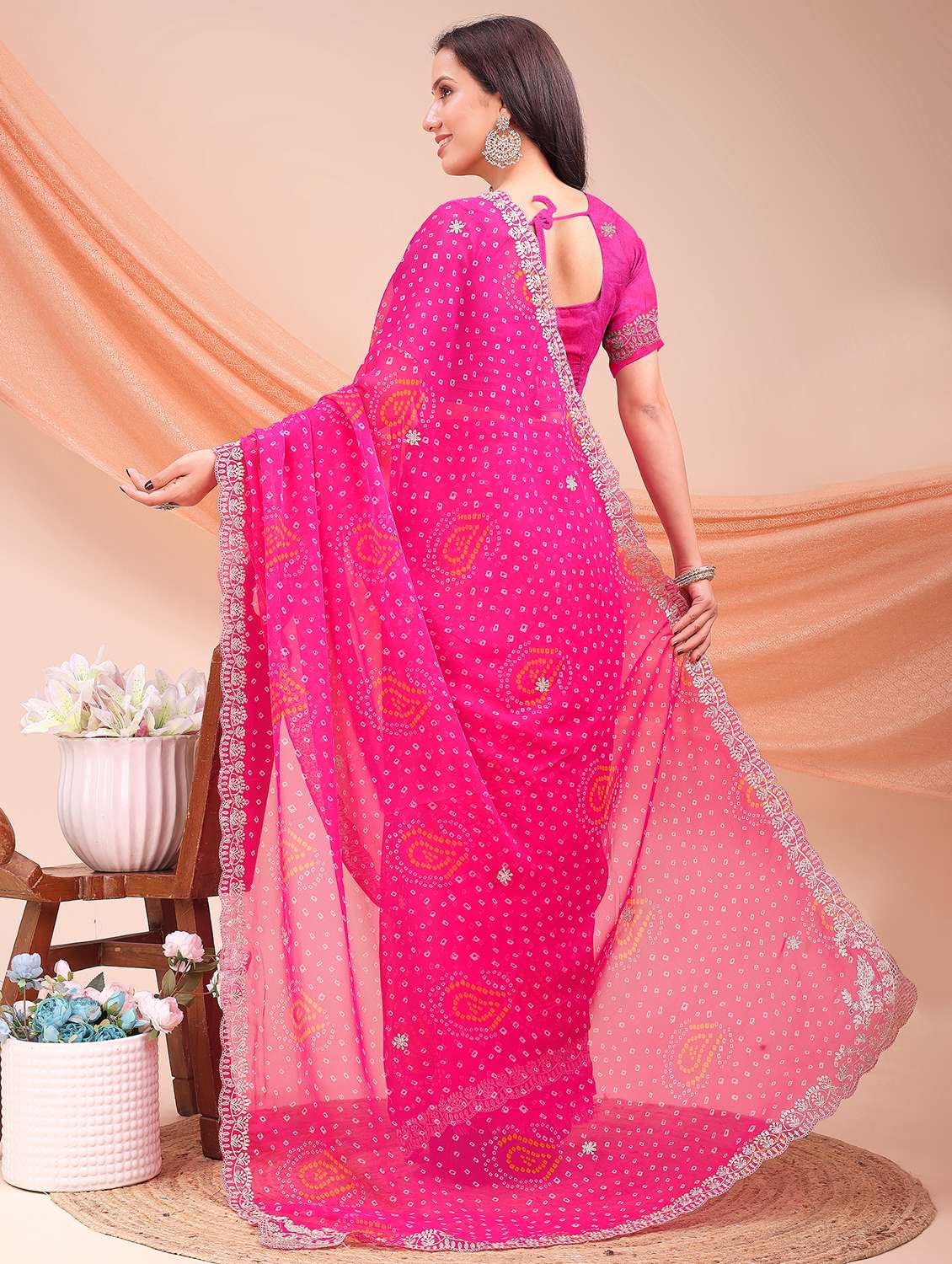 Women Bandhani Printed Saree With Blouse - 22606873 -  Standard Image - 4