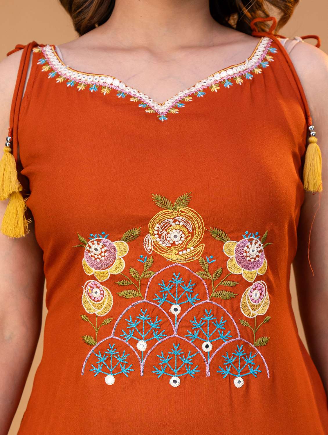 Women Embroidered Sleeveless Kurta Pant Set With Dupatta - 22608766 -  Standard Image - 1