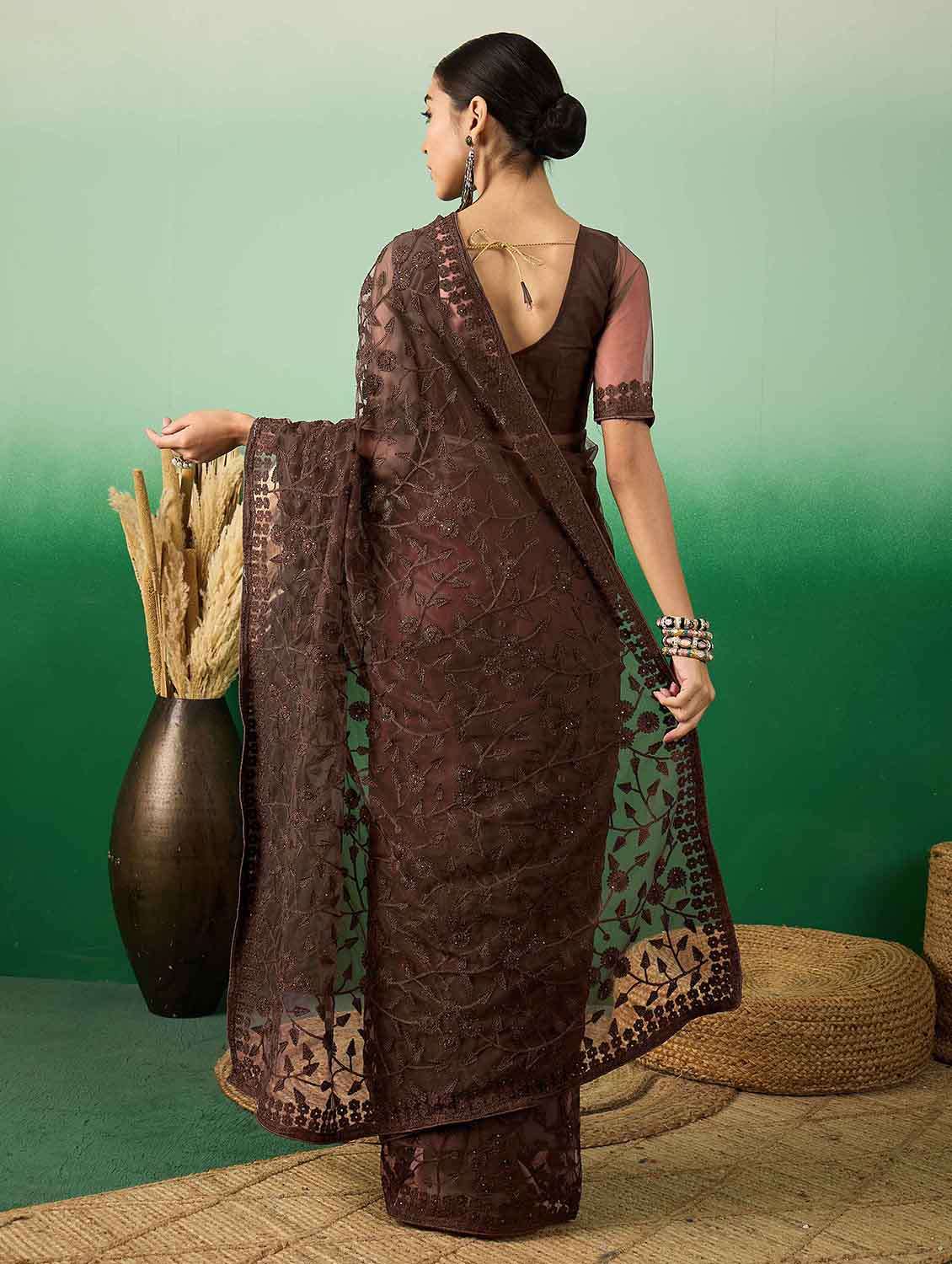 Women Solid With Work Embroidered Saree With Blouse - 22610082 -  Standard Image - 4