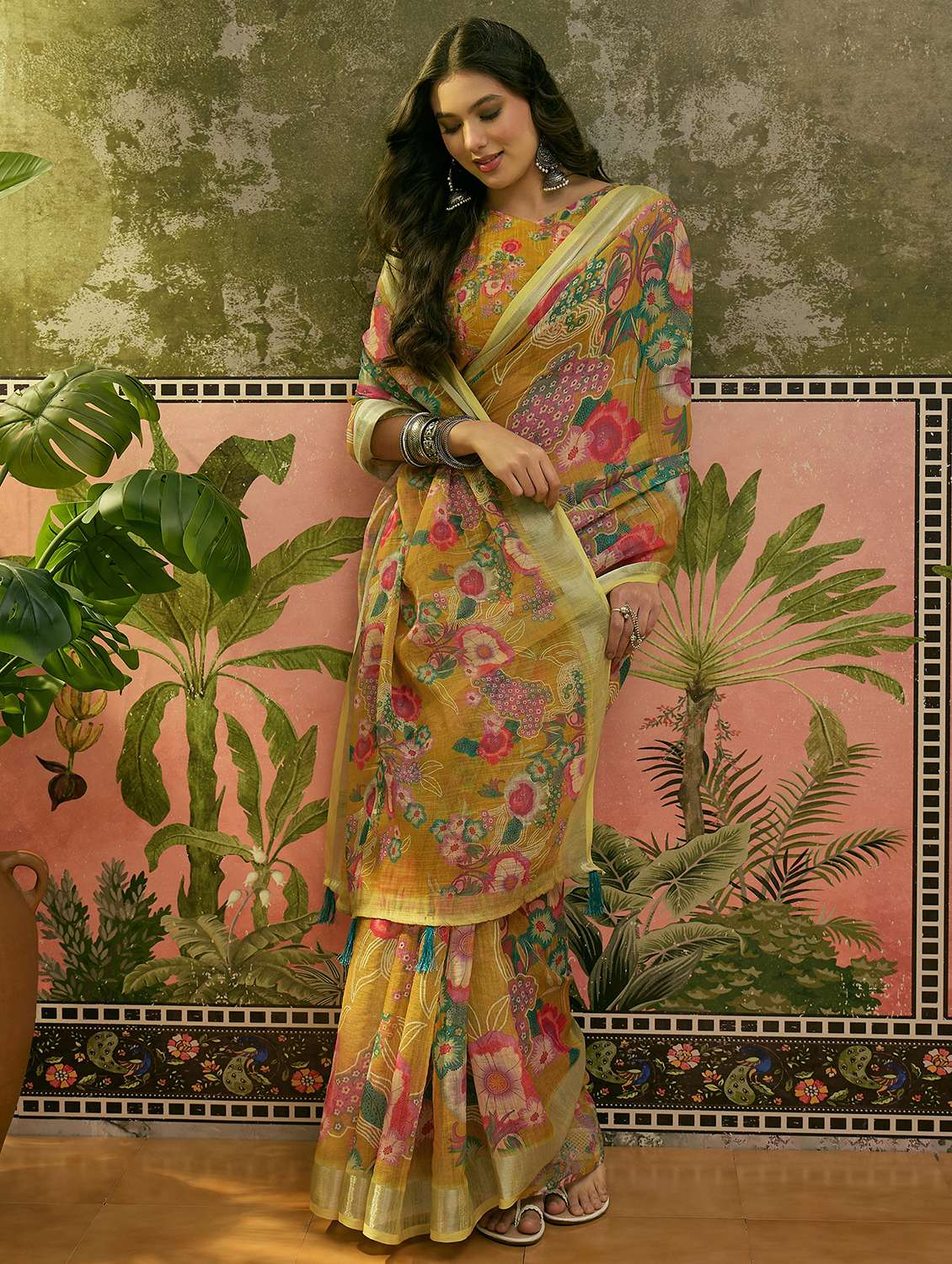 women printed casual wear saree with blouse - 22610089 -  Standard Image - 1