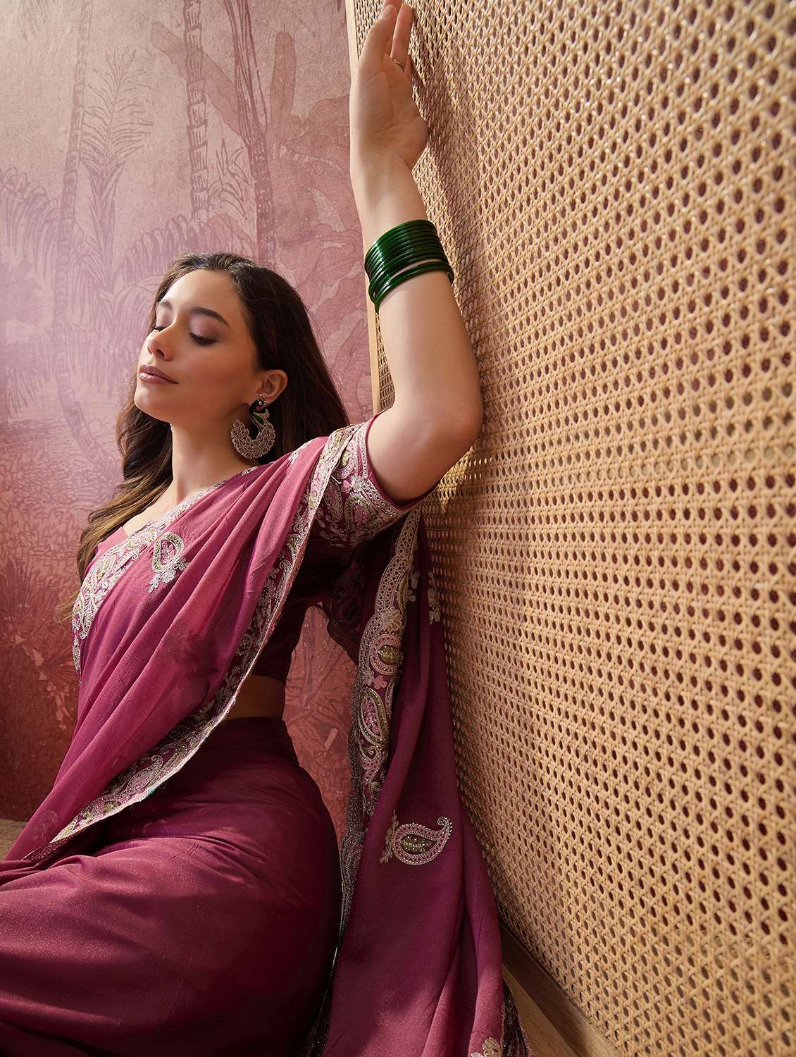 women solid with work embroidered saree with blouse - 22610128 -  Standard Image - 4