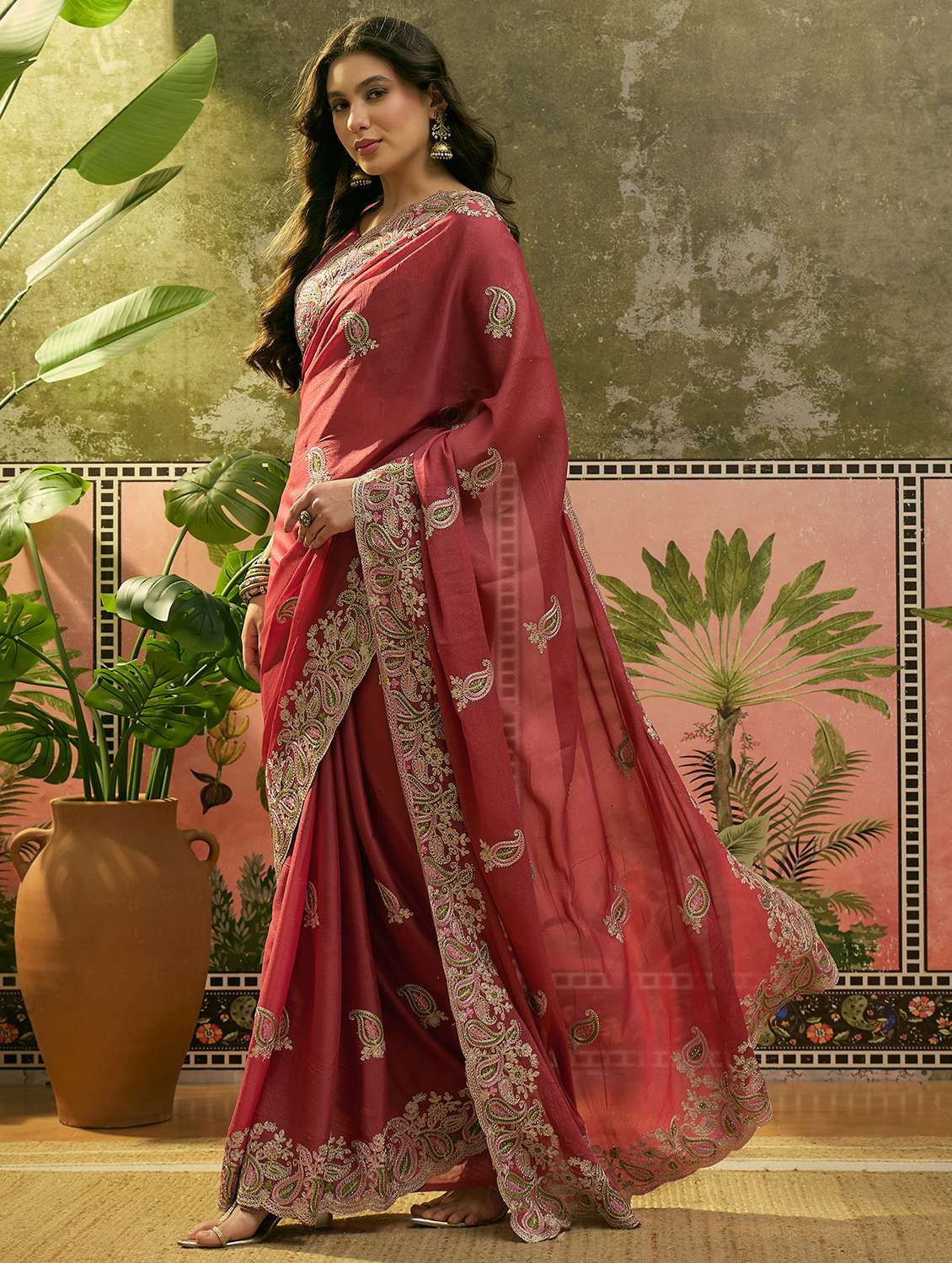 Women Solid With Work Embroidered Saree With Blouse - 22610129 -  Standard Image - 1
