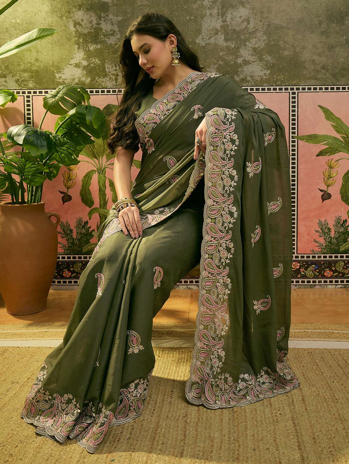 women solid with work embroidered saree with blouse - 22610131 -  Standard Image - 4