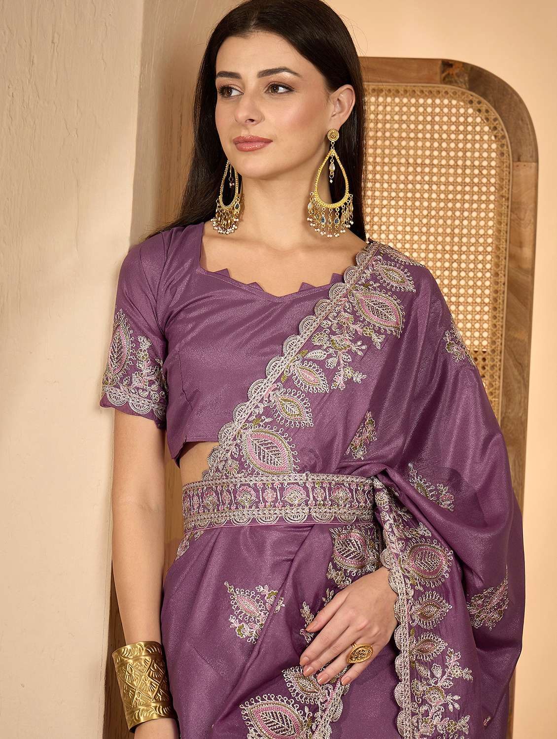 women solid with work embroidered saree with blouse - 22610134 -  Standard Image - 1