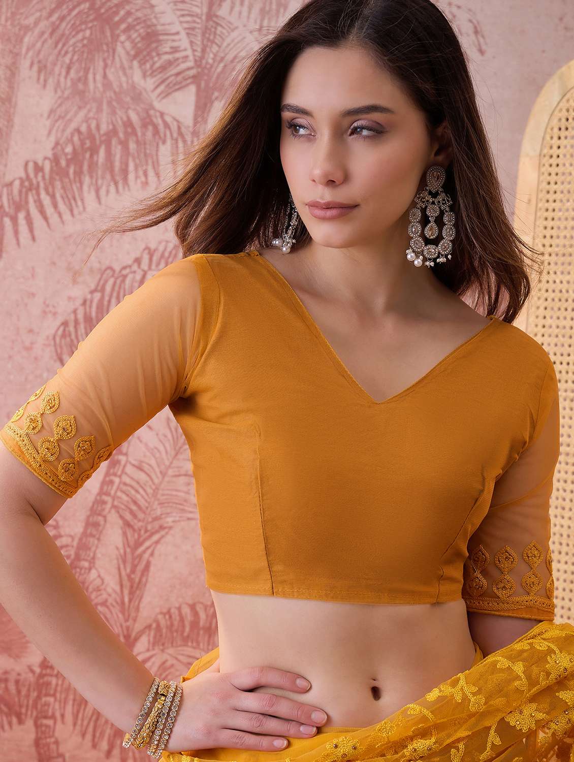 Women Solid With Work Embroidered Saree With Blouse - 22610143 -  Standard Image - 1