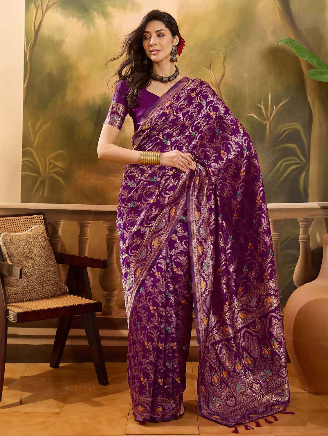 women self design banarasi saree with blouse