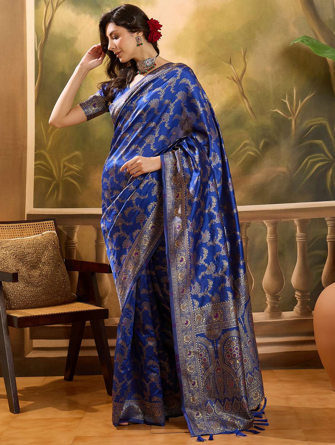 Women Self Design Banarasi Saree With Blouse - 22610174 -  Standard Image - 4
