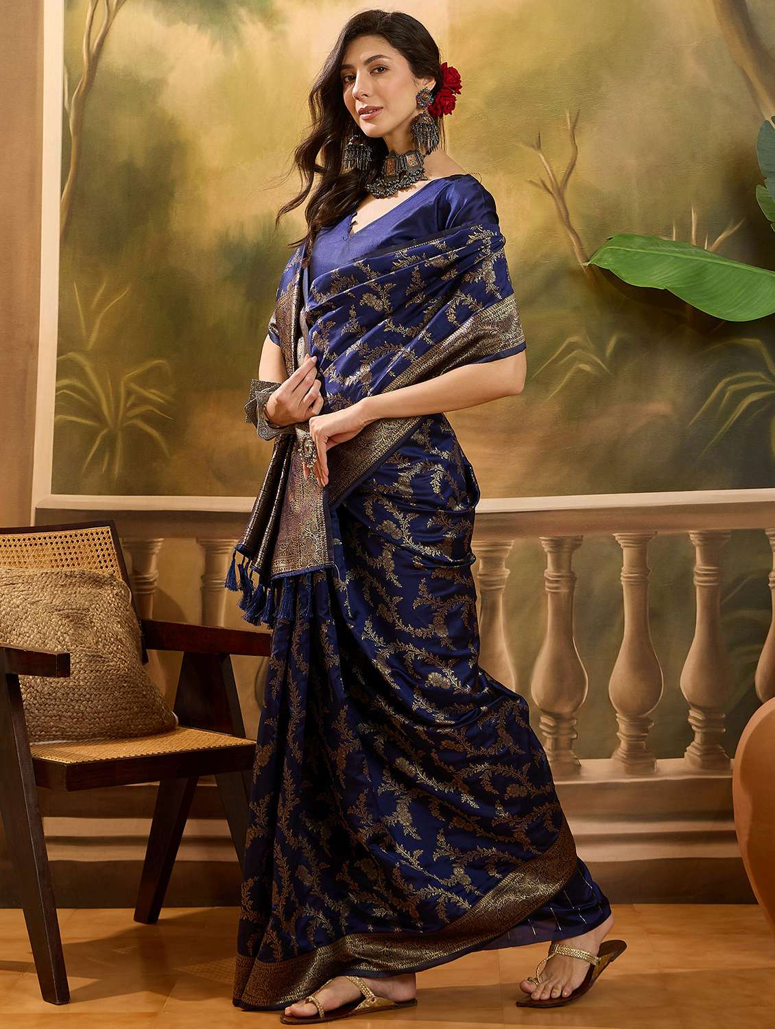 Women Self Design Banarasi Saree With Blouse - 22610200 -  Standard Image - 4