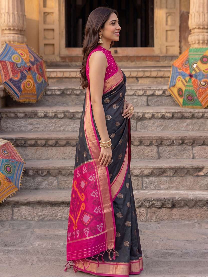 Women Self Design Pochampalli Saree With Blouse - 22610239 -  Standard Image - 1