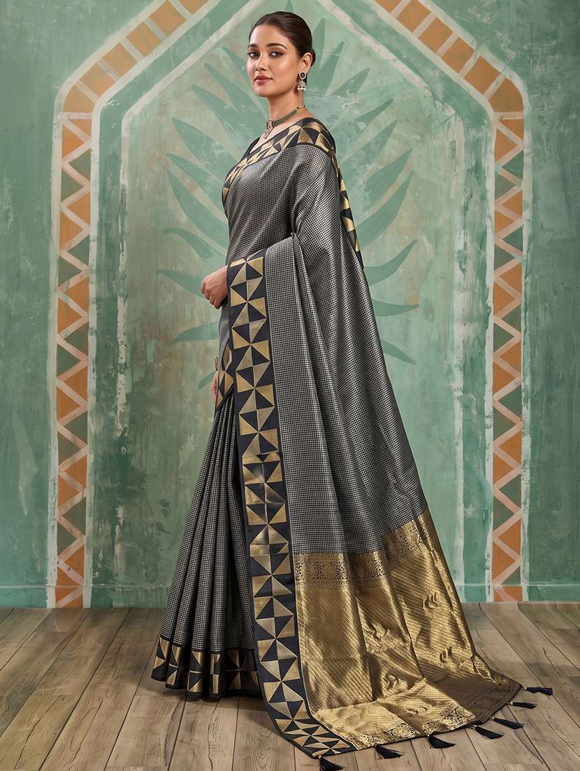 women self design banarasi saree with blouse - 22610261 -  Standard Image - 1