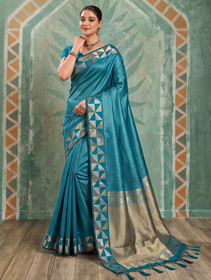 women self design banarasi saree with blouse