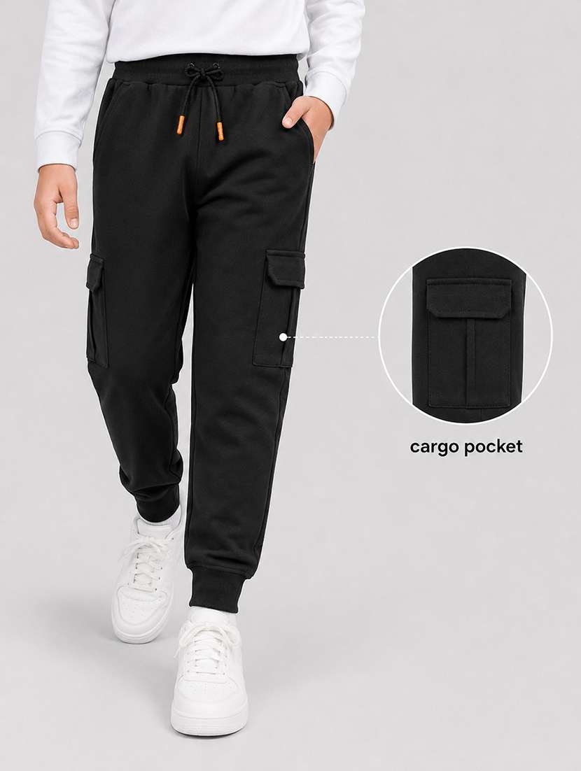 boys solid mid rise regular fit jogger