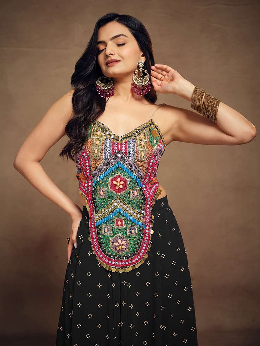 Women Embroidered Shoulder Strap Fusion Set - 22610754 -  Standard Image - 1