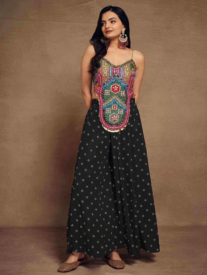 Women Embroidered Shoulder Strap Fusion Set - 22610754 -  Standard Image - 4