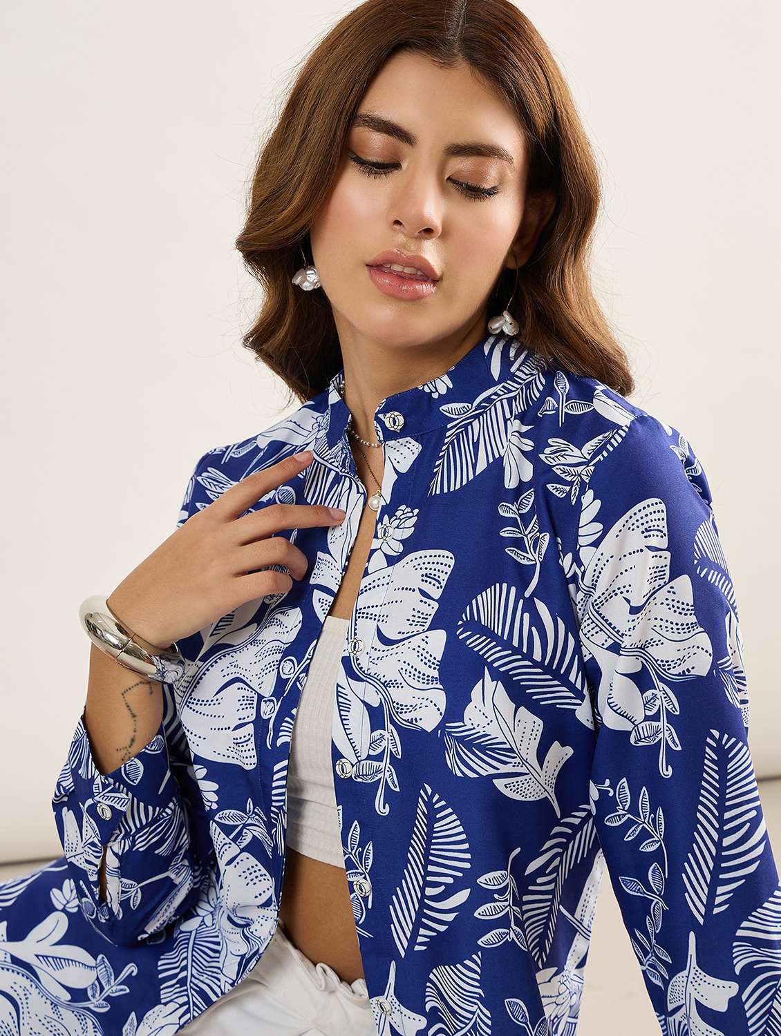 women printed long sleeves regular shirt - 22610793 -  Standard Image - 1