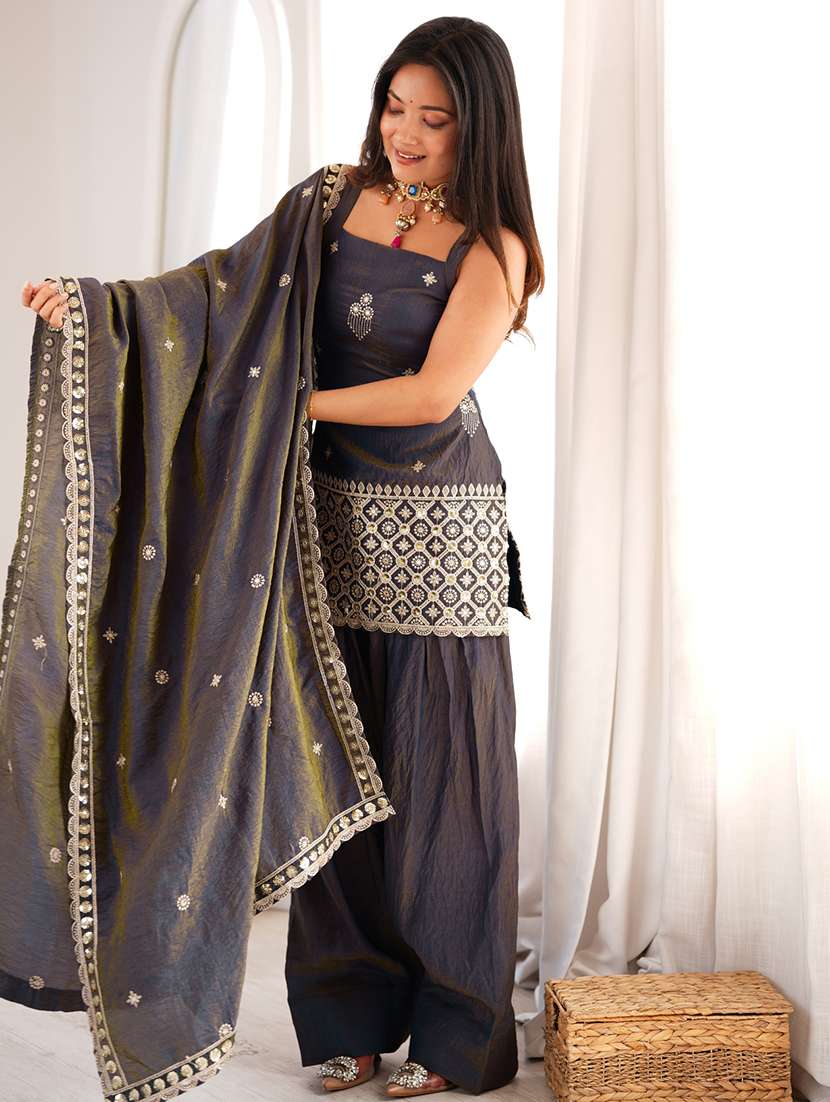 women embroidered sleeveless kurta salwar set with dupatta - 22615480 -  Standard Image - 4
