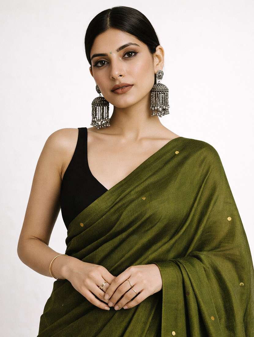women solid with work handloom saree with blouse - 22615520 -  Standard Image - 1