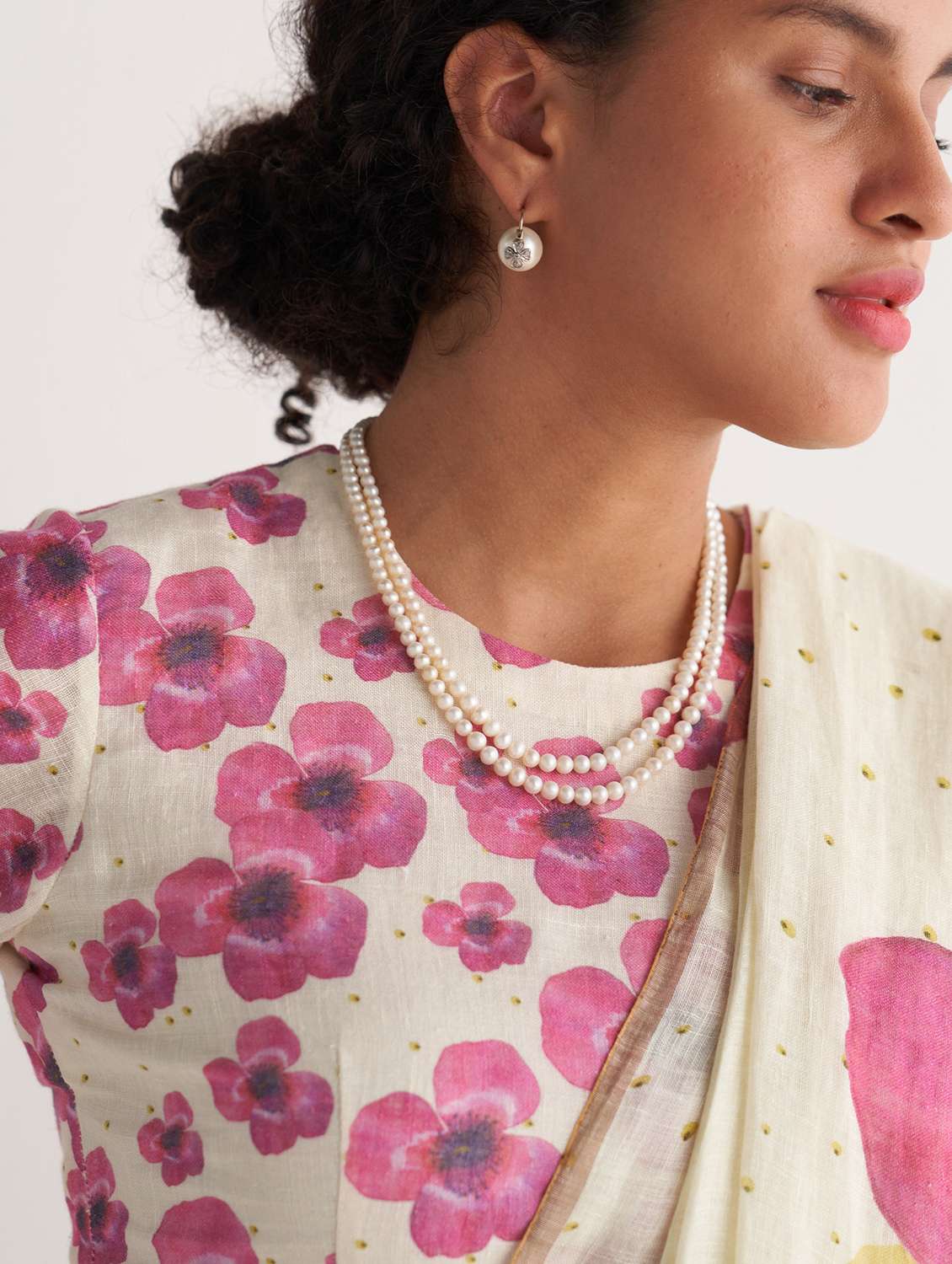 women floral printed saree with blouse - 22615568 -  Standard Image - 1