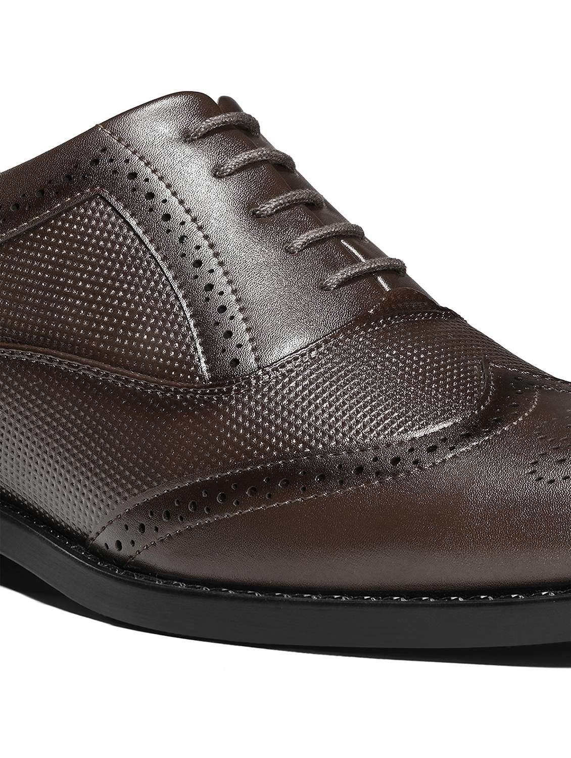 men textured lace up brouges - 22615663 -  Standard Image - 4