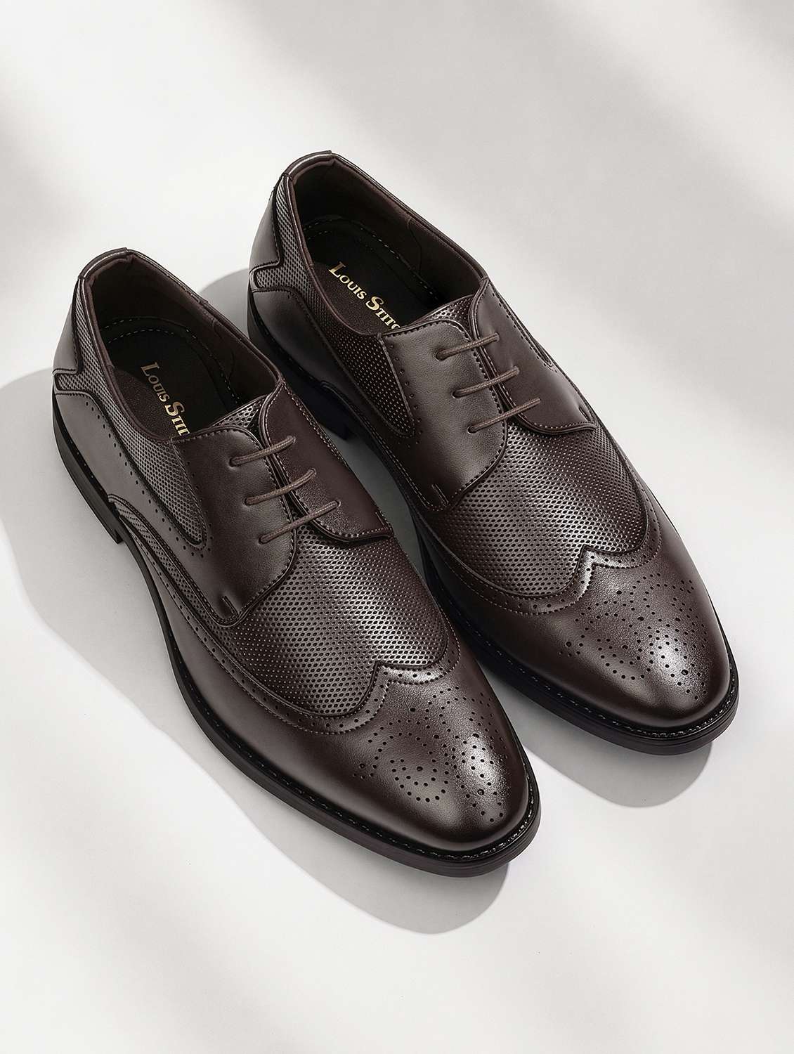 men textured lace up brouges