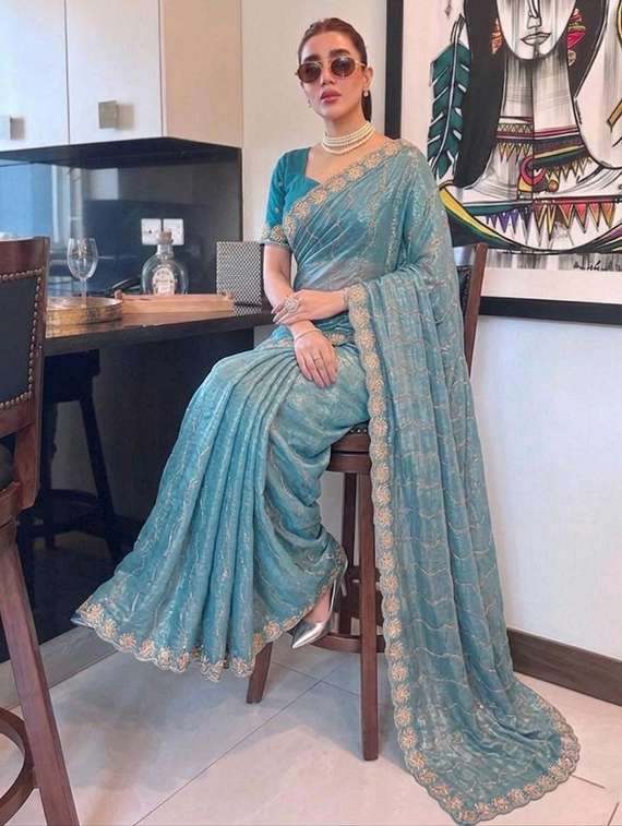 Women Solid With Work Embroidered Saree With Blouse - 22616016 -  Standard Image - 4