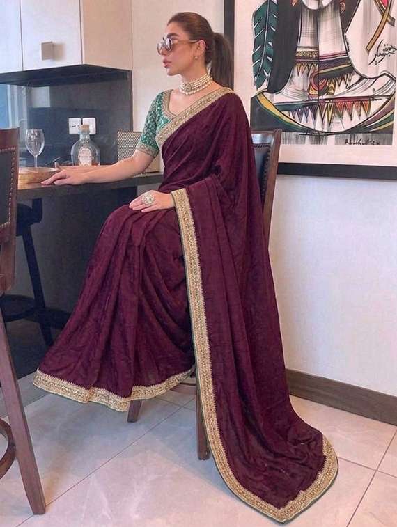 women solid with bordered saree with blouse - 22616023 -  Standard Image - 4