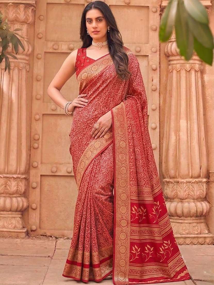 women self design banarasi saree with blouse